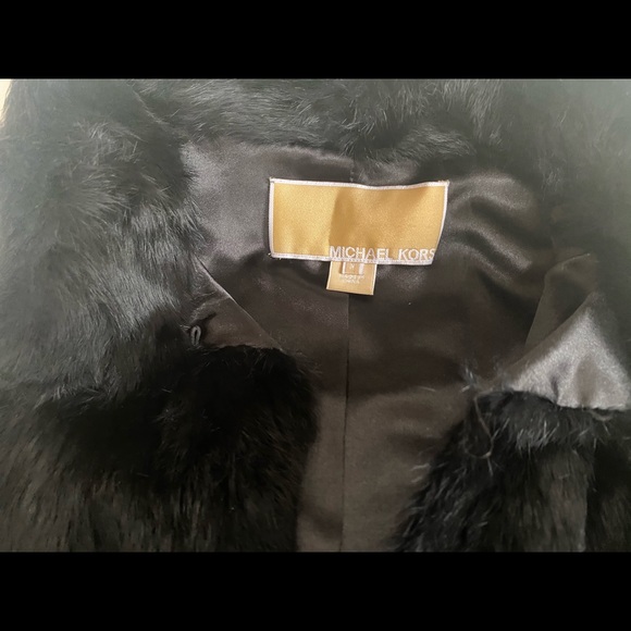 MICHAEL KORS BLACK RABBIT FUR VEST - Picture 2 of 5